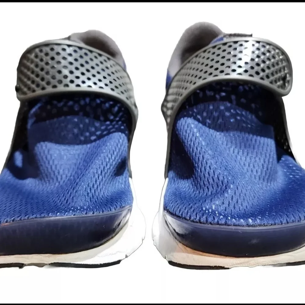 Nike Sock Dart Navy Blue Grey And White‎  Size 4 Youth